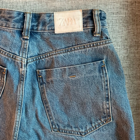 ZARA jeans shorts high waisted - Picture 3 of 4